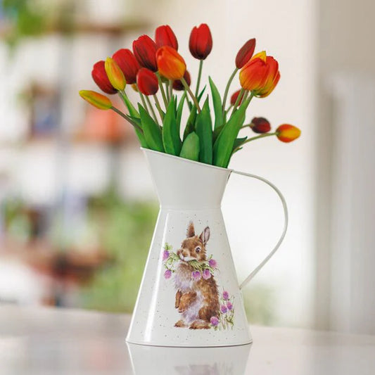 כד פרחים מדהים ארנבת עם פרחים