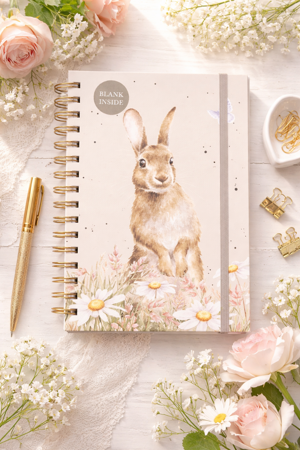 מחברת ספירלה חלקה Among the Daisies Rabbit