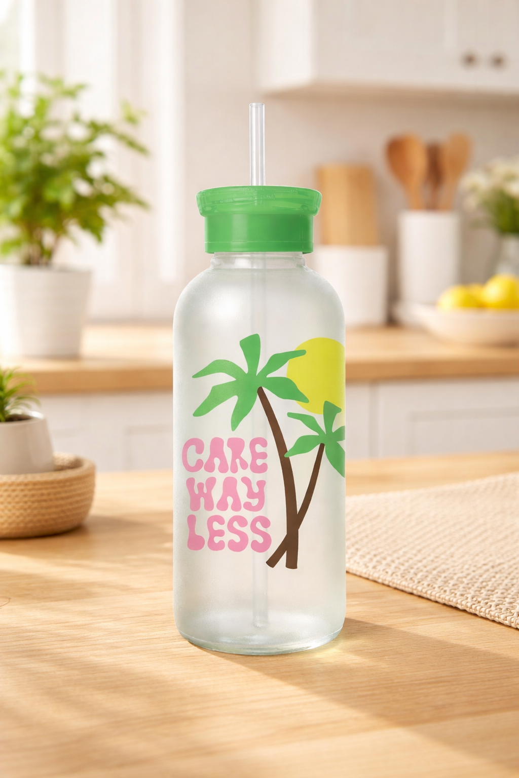 בקבוק זכוכית עם קש Care way less