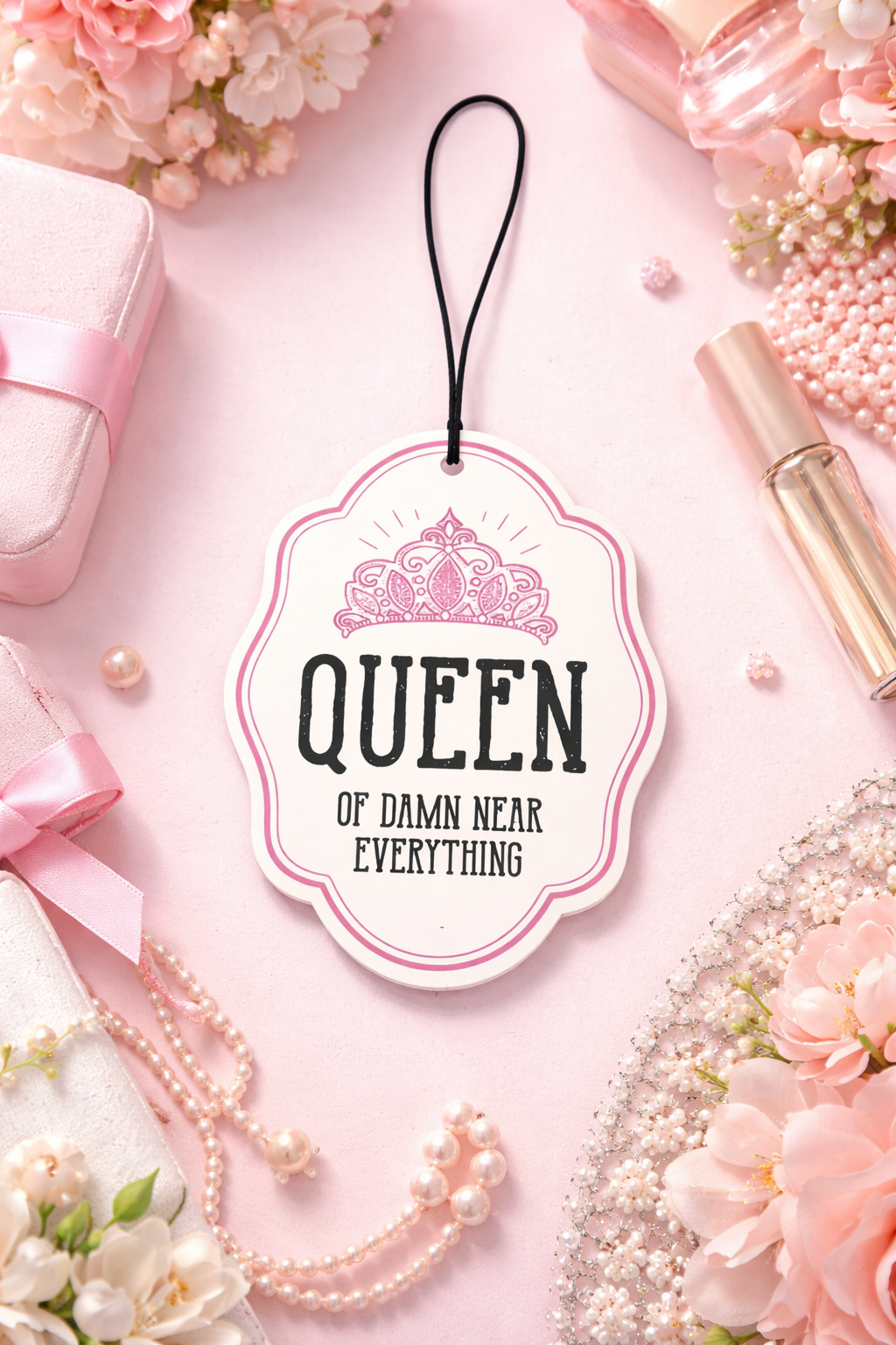 מפיץ ריח לרכב QUEEN OF DAMN NEAR EVERYTHING