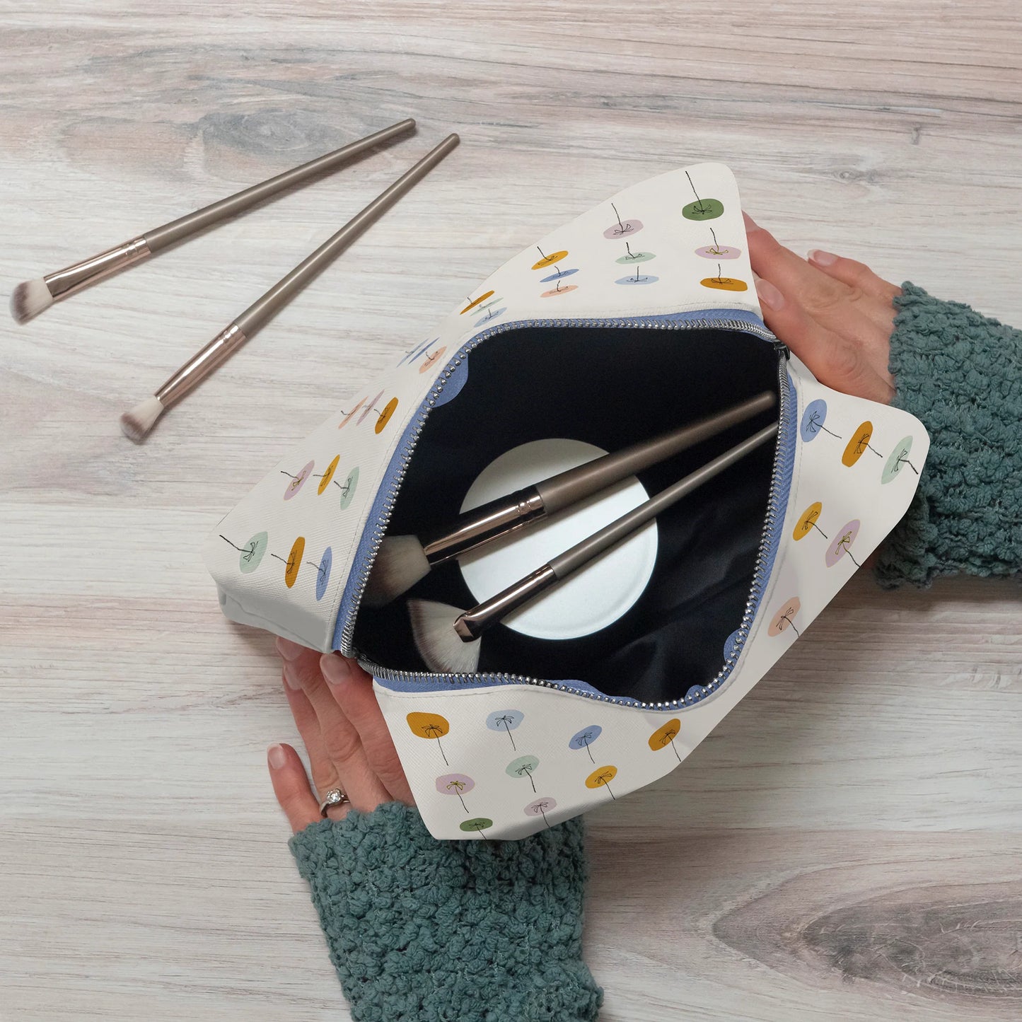 נרתיק קוסמטיקה Dotted Palms