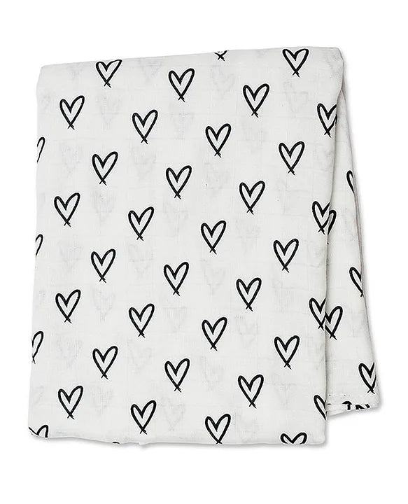 חיתול במבוק לבבות שחור לבן