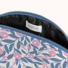 נרתיק איפור BLUSHING DAHLIAS